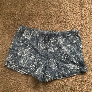 Lucky Brand Blue Floral Women's Athletic Shorts. Size M